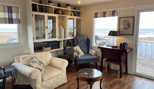Ocean Front Beach House, Great Beach and fishing charters