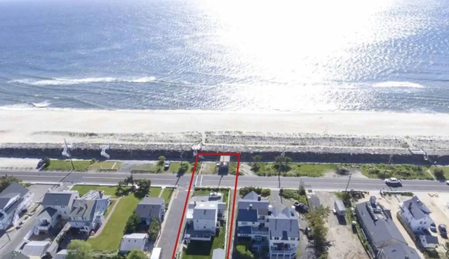 OCEAN FRONT BEACH HOUSEn4 bedroom, 3 Bath
