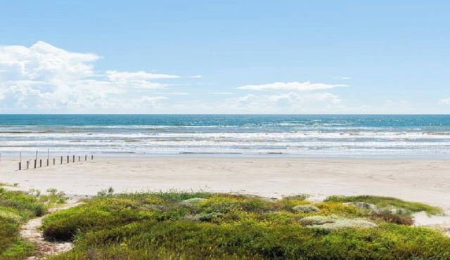 Ocean Front Beach House. Come and Enjoy The Sand, Sea, and Sun