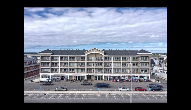 Ocean Front Beach View Fully Furnished Family Vacation Condo