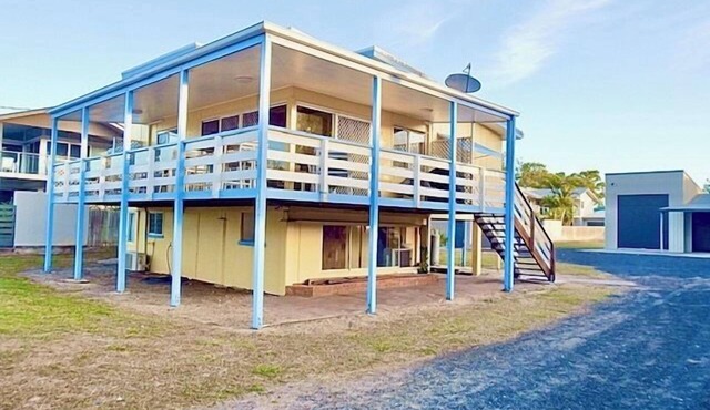 Ocean Front 'Beachie' Holiday Home!