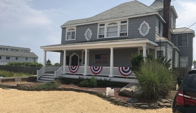 Ocean Front Beauty with Private Beach, Grass Yard, Beach Volleyball and. More!