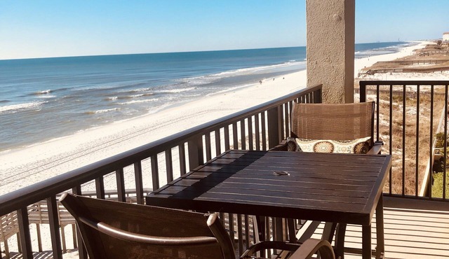 Ocean Front, Corner Unit, Wi-Fi, 2BR, 2 BA, Beautiful View