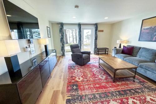 Ocean Front Condo, Pelican at Oregon House, Stairs to the Beach!