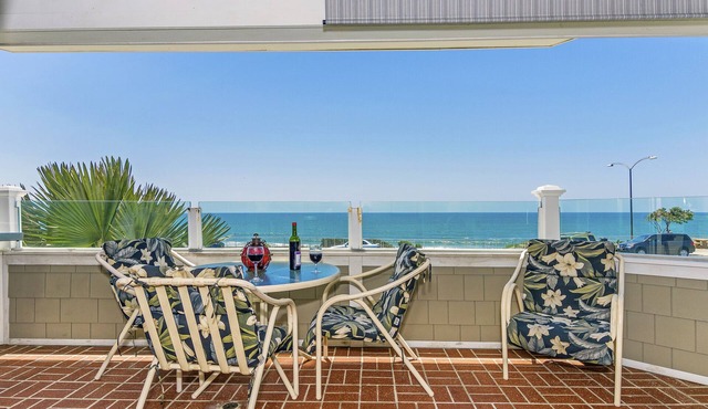 Ocean Front Condominium – Ocean Views!