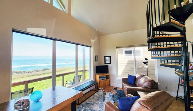 Ocean Front Cottage! Dog Friendly! Sleeps up to Four!