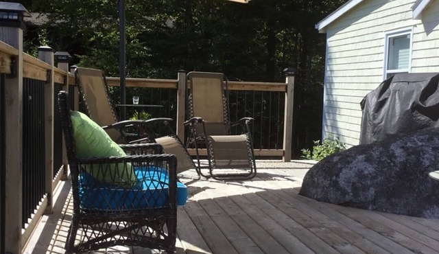 Ocean front cottage in the heart of Hubbards.