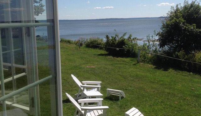 Ocean Front cottage in Belfast
