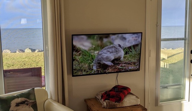 Ocean front Cranberry Cottage. Close-NFLD FERRY, Cabot Trail, Baddeck, Louisburg