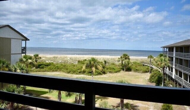 Ocean front! Dolphins, Big Ships, Private Beach, 3 pools