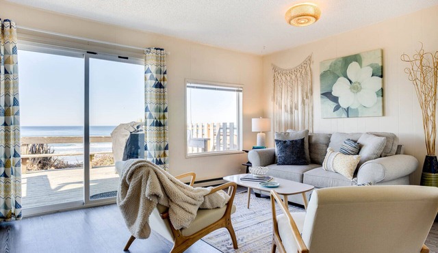 Ocean Front Duplex with Views! Dog Friendly! Free Wifi!