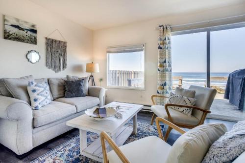 Ocean Front Duplex with Views! Dog Friendly -Surfside Cottage North