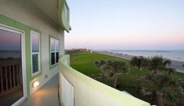 Ocean Front, Gorgeous Property Featured On HGTV Beachfront Bargain Hunt