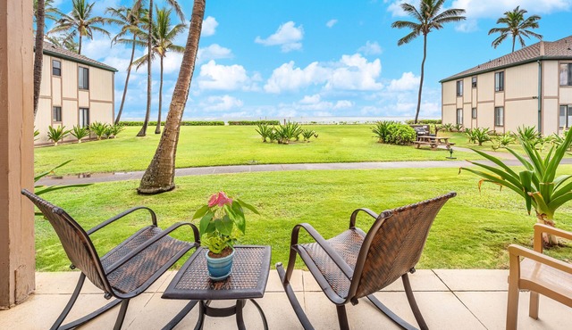 Ocean Front, Ground Level 1 Bedroom with King, Sleeps 4, with Cold AC