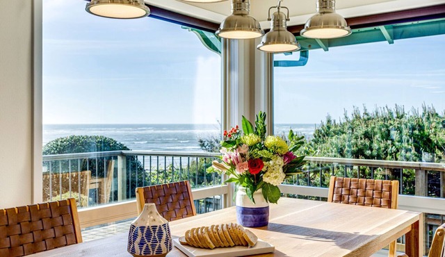 Ocean Front Home, Hot Tub & Miles of Sand to Explore!