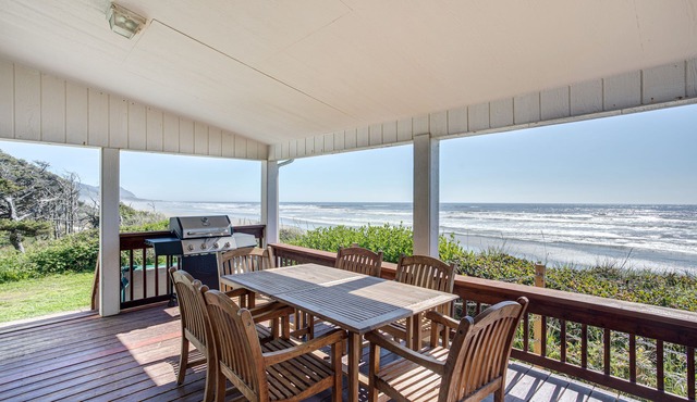 Ocean Front Home With Hot Tub On Miles Of Sandy Beach!
