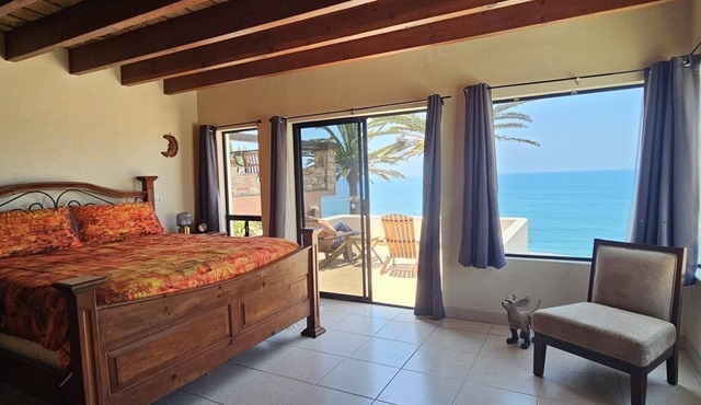 Ocean Front House, 3 BR, Gated Community, Plaza Del Mar in Playas de Rosarito