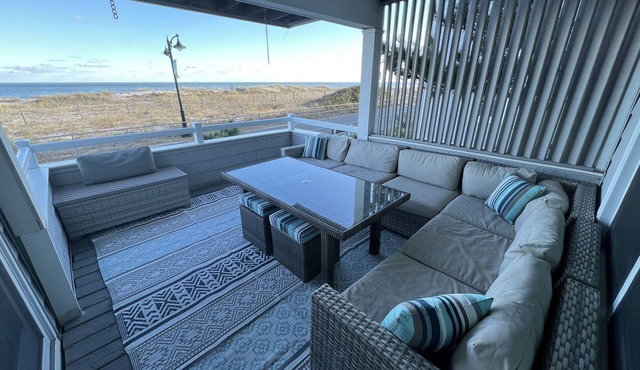 Ocean Front luxury Condo, Center of Town - sleeps 11, parking for 3 cars