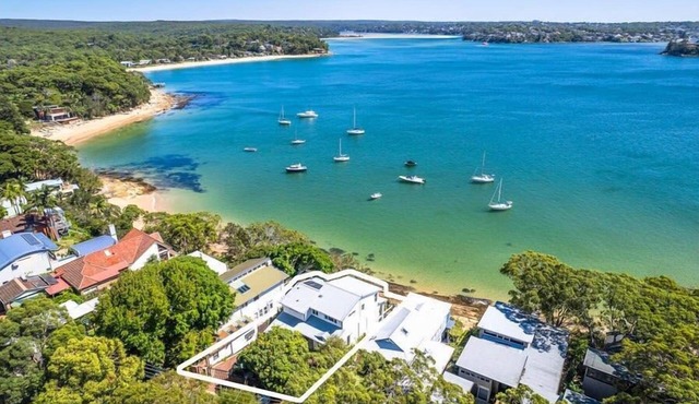 Ocean Front Luxury - The Lambeth Walk