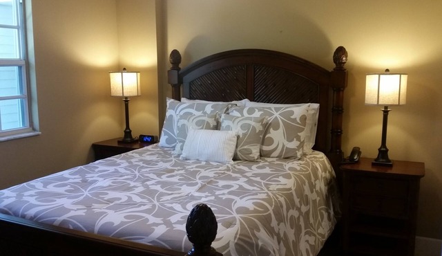 Ocean Front, Marina, Pool/Hot Tub, Private Beach, Bar/Cafe