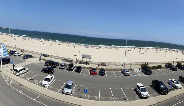 Ocean Front Pent House Beautiful Beach View Full Furnished Family Vacation Condo