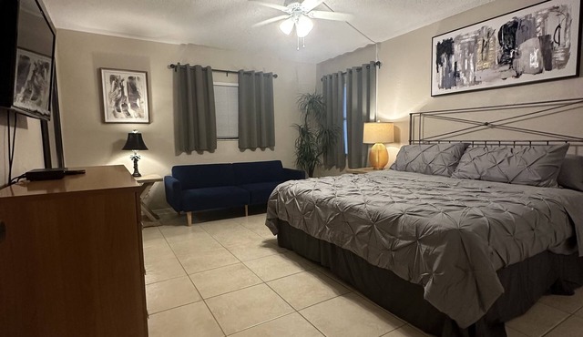 Ocean Front Private Balcony Daytona Beach Shores Condo w/Pool and Beach Access