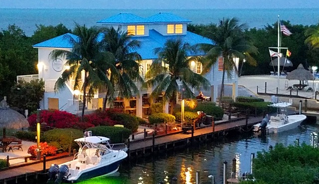Ocean Front Private Beach, Pool/Hot Tub, Pool Bar, Marina with Cafe
