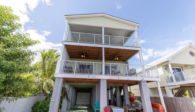 Ocean Front, Private home with Boat Dock, 3 bedroom