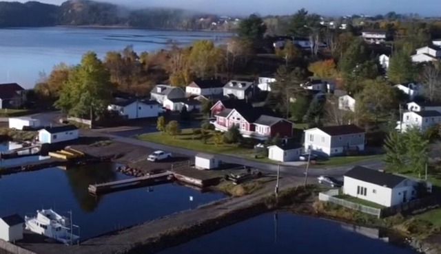 Ocean Front Property - Ocean BreeZzzz Chalet