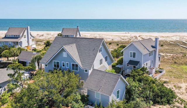 Ocean Front Renovated - Steps To Beach- 4BR 3 Full 2 Half BA Bhi Club Pet