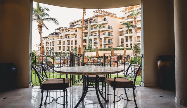 OCEAN FRONT RESORT-Ground floor Villa-Steps to Ocean/Pool 2 or 3 bedroom #1103