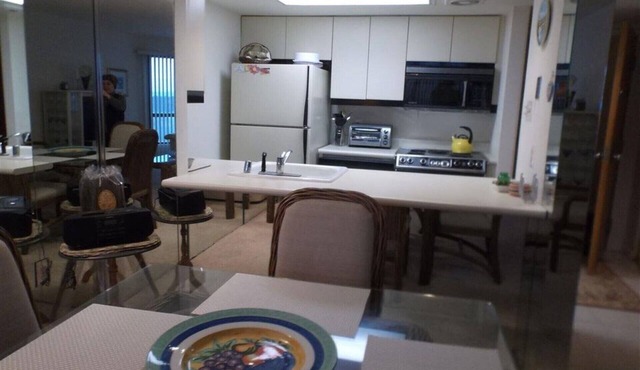 Ocean Front Resort - Directly on ocean, Walk to beach!