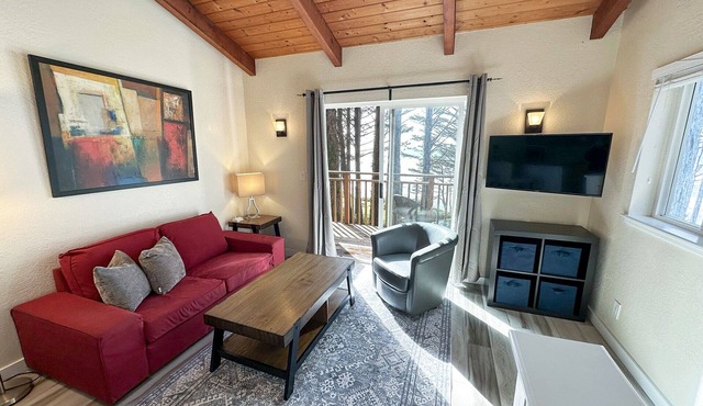 Ocean Front, Serenity at Oregon House, Stairs to the Beach!