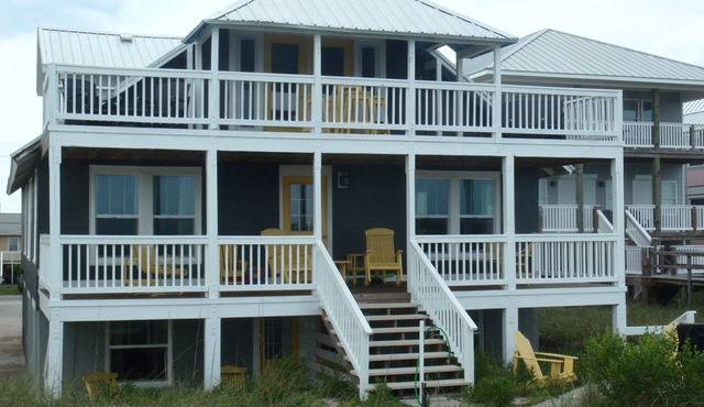OCEAN FRONT! SUPER CLEAN - see reviews! w/PRIVATE boardwalk beach access!