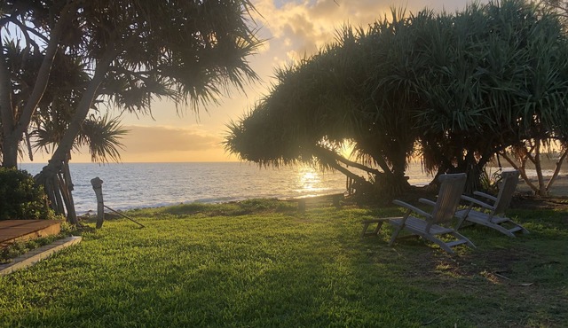 Ocean Front Tropical Hideaway!