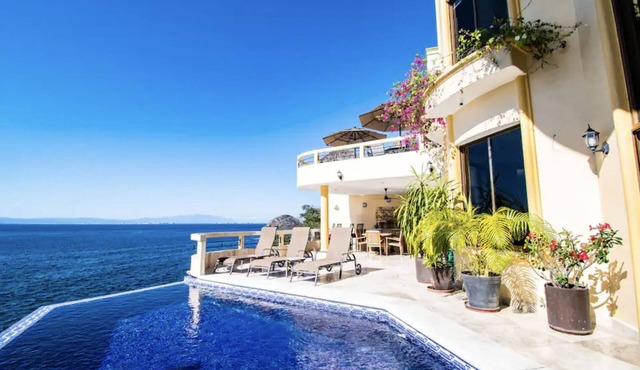 Ocean Front Villa, Hot Tub, Heated Pool, Chef, Beach, Multiple Terraces, 10 beds