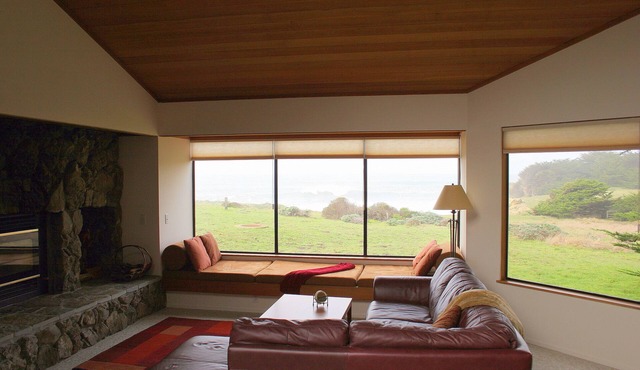 OCEAN FRONT-WHITE WATER VU from every room - above Del Mar Cove