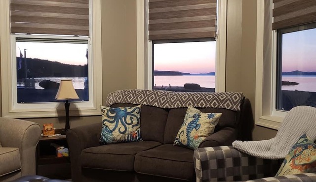 Ocean Front with Coastal View - Ocean BreeZzzz