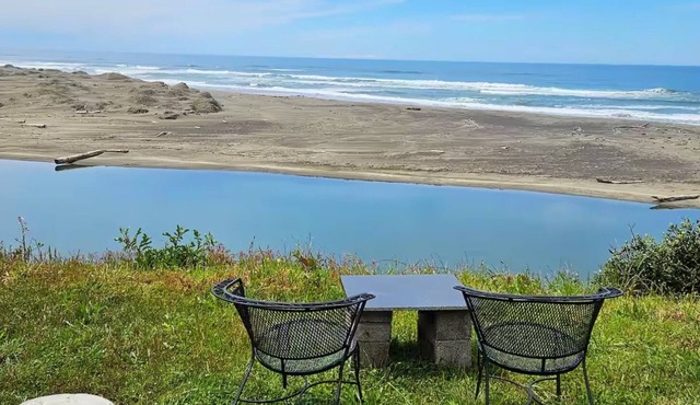 Ocean Front with Private Stairway to Seaside Beach