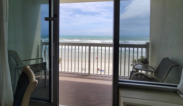 Ocean Front with Private Balcony and Two Beds