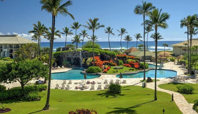 Ocean Front’s Top End Unit; Partial Ocean View in Lanai; 1 minute walk to Beach