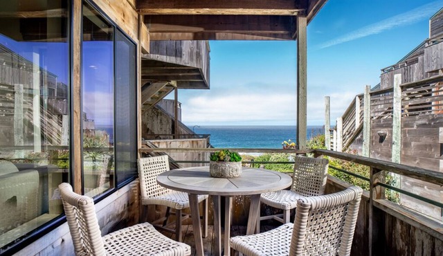 Ocean Harbor 130 - Monterey Condo - Surf Sounds