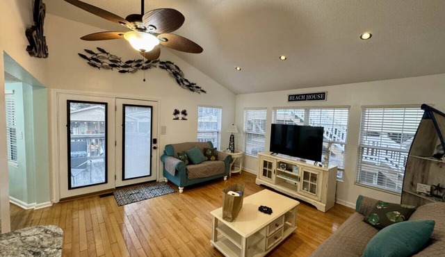 Ocean Lakes-Sleeps 6-Free Golf Cart Included-Pet-Friendly