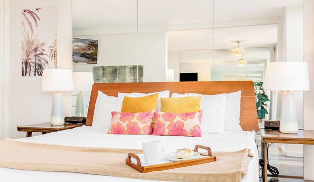 Ocean & Marina Views Condo Short Walk to the Beach at the Ilikai Marina