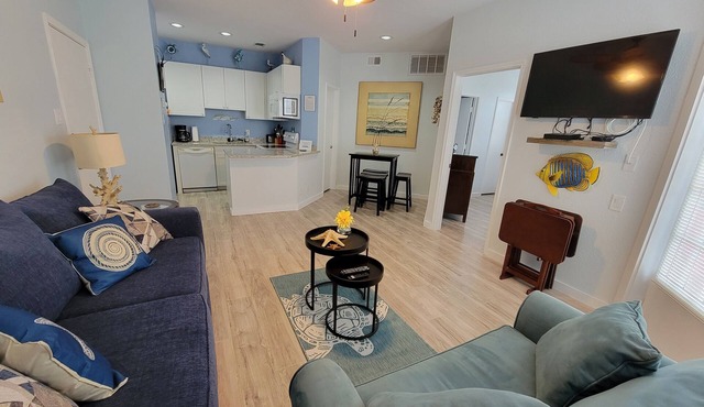 Ocean Melody - 1st Floor, Recently Remodeled, Walking distance to Beach!