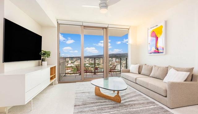 Ocean-MT Views From the Luxury Sky Ala Moana Condo with Amazing Amenities