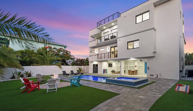 Ocean Muse - Lux Waterfront Escape - Pool - Dock