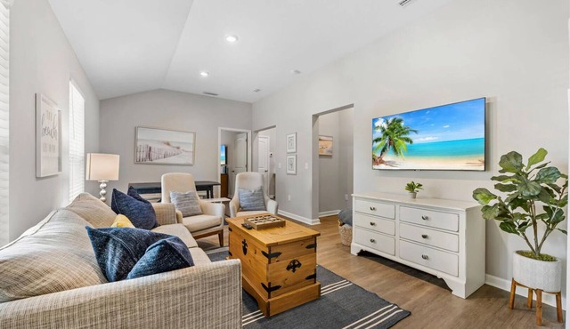 Ocean Oasis by Avantstay | Block to Beach | West PCB, Pet-Friendly