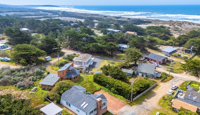 Ocean Oasis ~Beach Getaway in Bodega Bay!Walk to Beach WiFi Sauna 5-Star