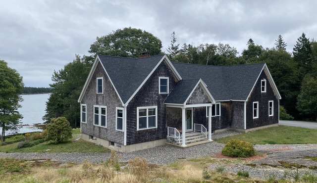 Ocean Oasis - Light Filled, Modern Oceanfront Home